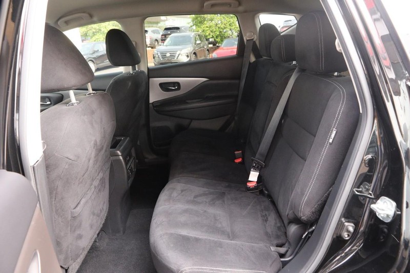 Nissan Murano Vehicle Image 09