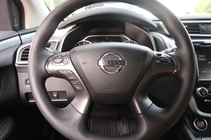 Nissan Murano Vehicle Image 10
