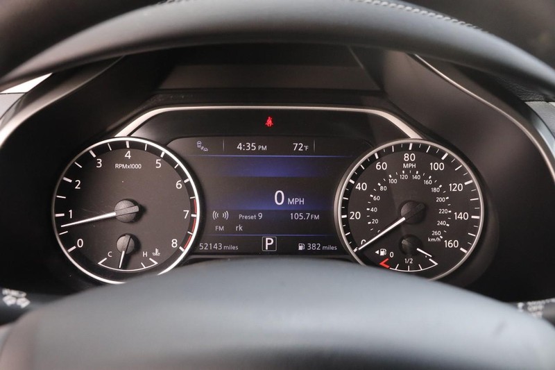 Nissan Murano Vehicle Image 13