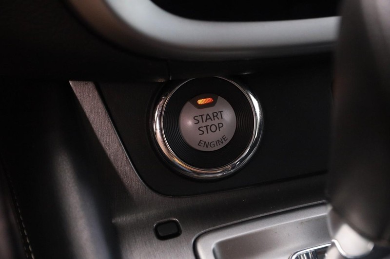 Nissan Murano Vehicle Image 14