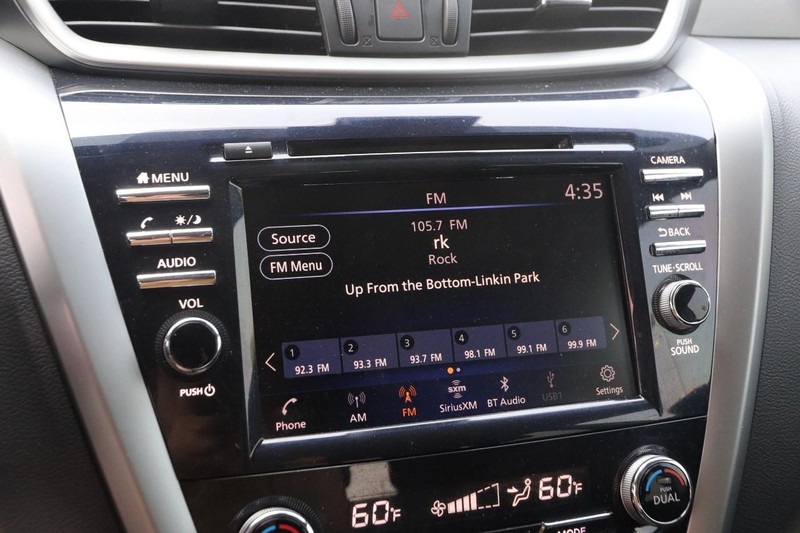 Nissan Murano Vehicle Image 15