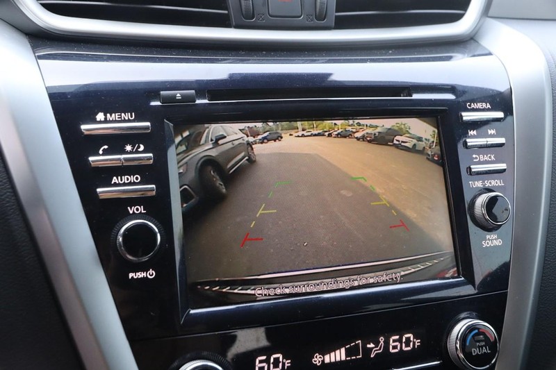 Nissan Murano Vehicle Image 16