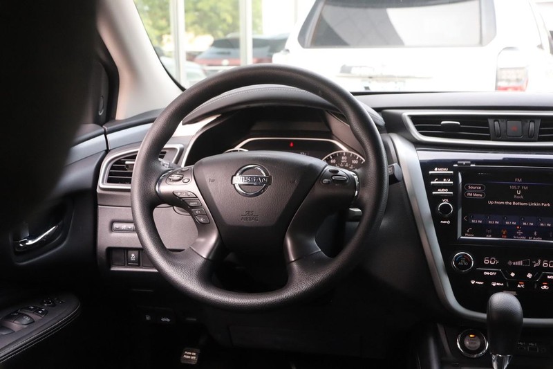 Nissan Murano Vehicle Image 21