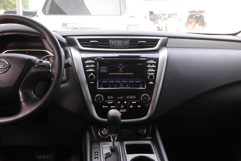 Nissan Murano Vehicle Image 22