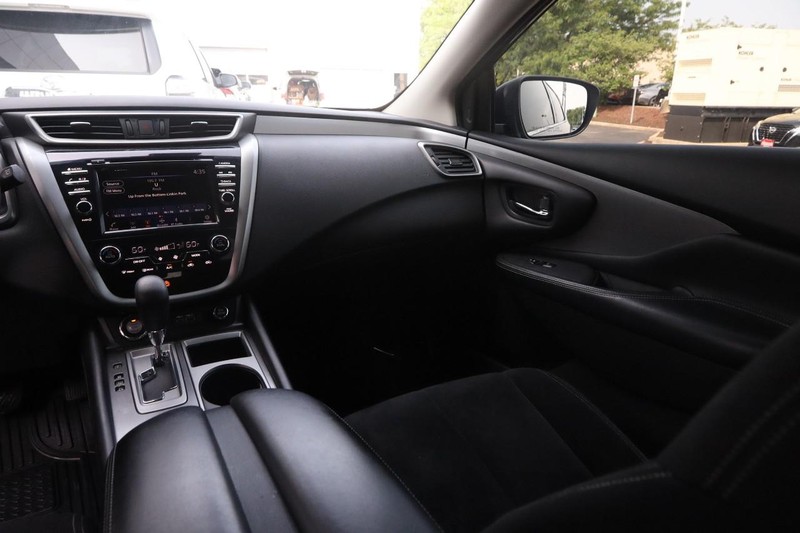 Nissan Murano Vehicle Image 23