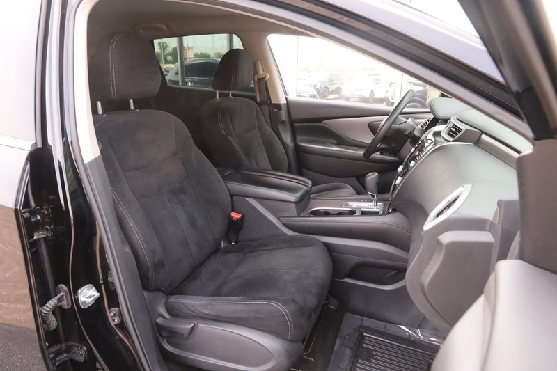 Nissan Murano Vehicle Image 24