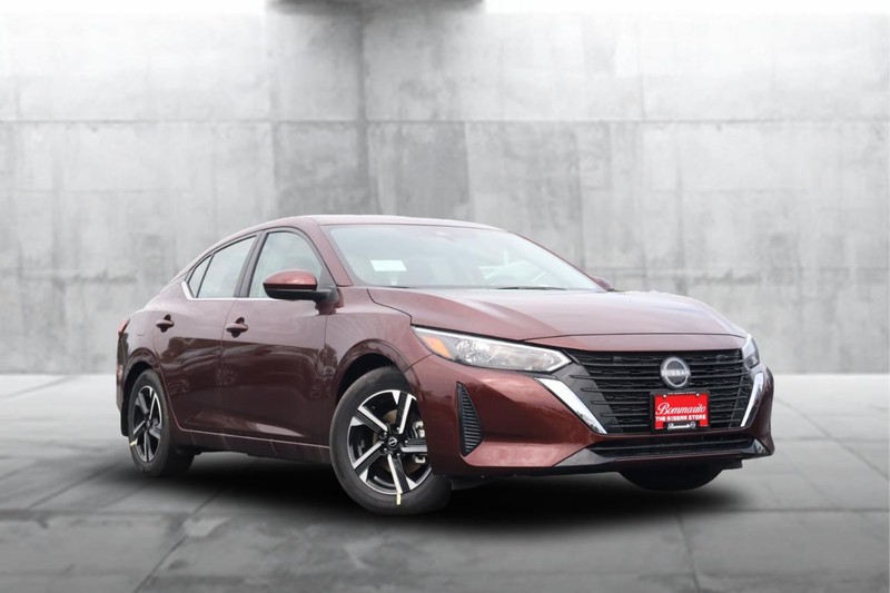 Nissan Sentra Vehicle Image 02