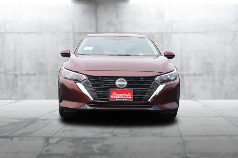 Nissan Sentra Vehicle Image 04