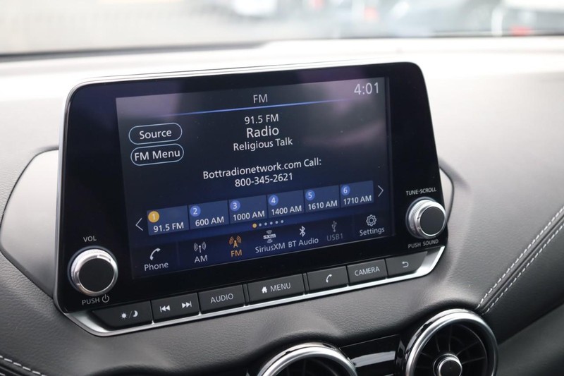 Nissan Sentra Vehicle Image 19