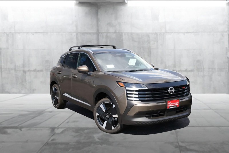 Nissan Kicks Vehicle Image 02