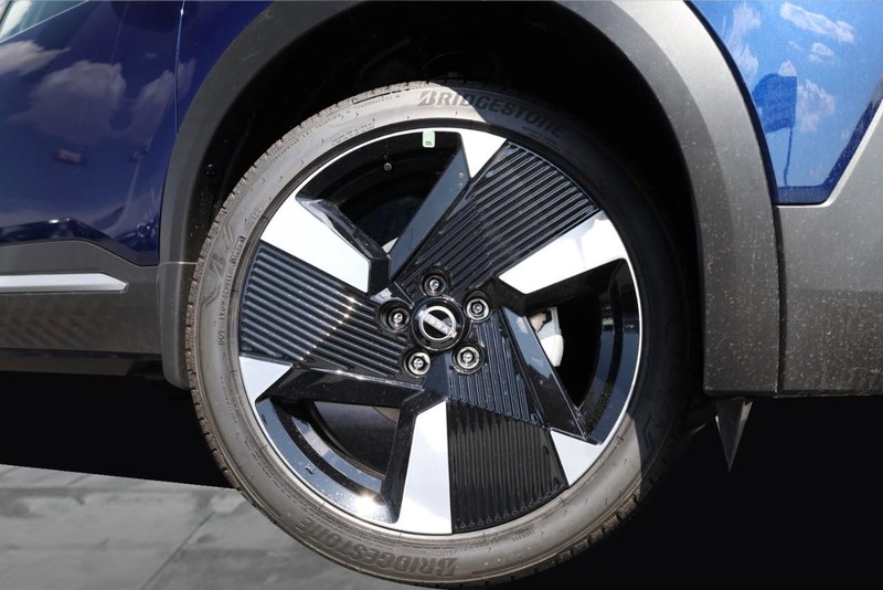 Nissan Kicks Vehicle Image 03