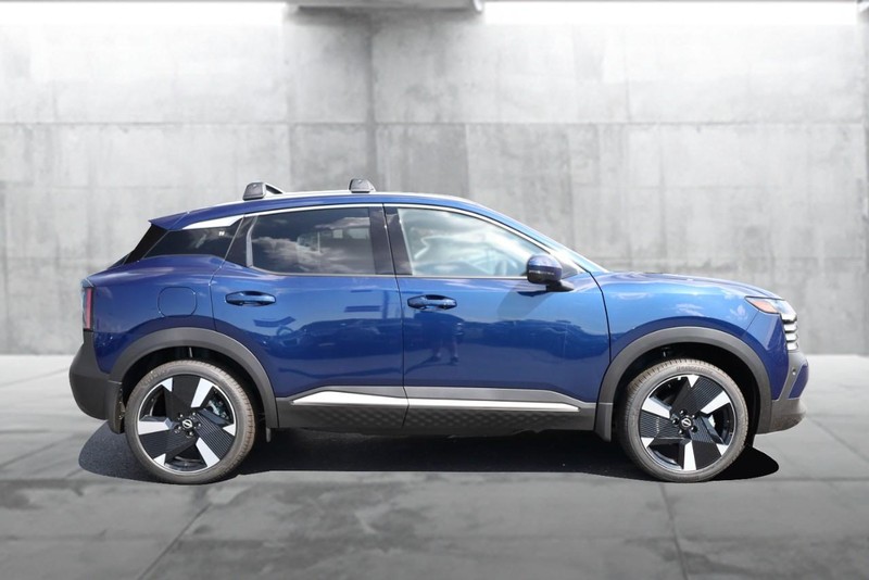 Nissan Kicks Vehicle Image 05