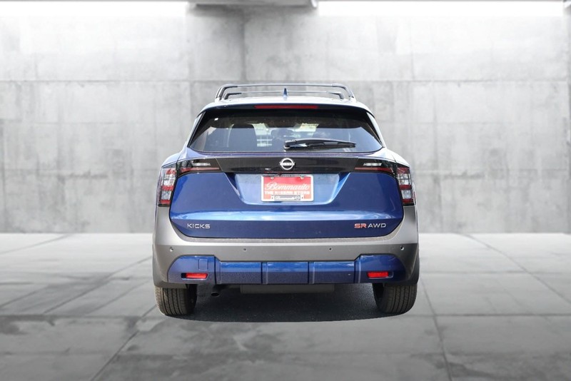 Nissan Kicks Vehicle Image 06
