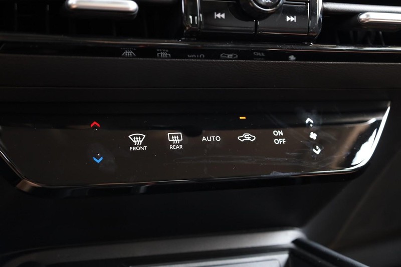 Nissan Kicks Vehicle Image 16