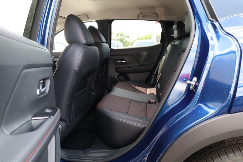 Nissan Kicks Vehicle Image 23