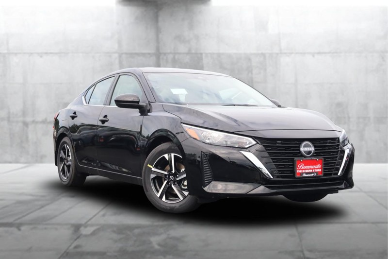 Nissan Sentra Vehicle Image 02