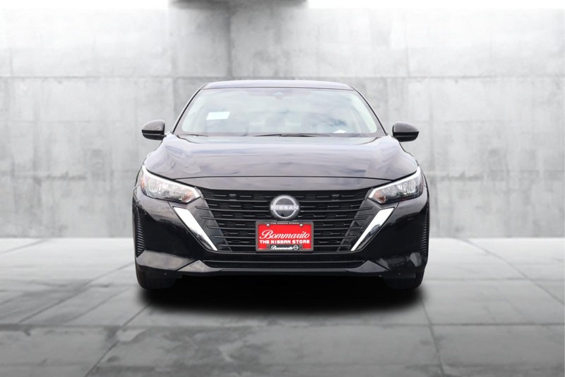 Nissan Sentra Vehicle Image 04