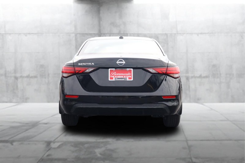 Nissan Sentra Vehicle Image 06