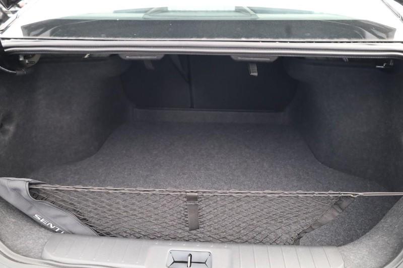 Nissan Sentra Vehicle Image 07