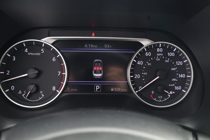Nissan Sentra Vehicle Image 18