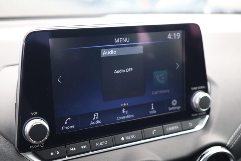 Nissan Sentra Vehicle Image 19