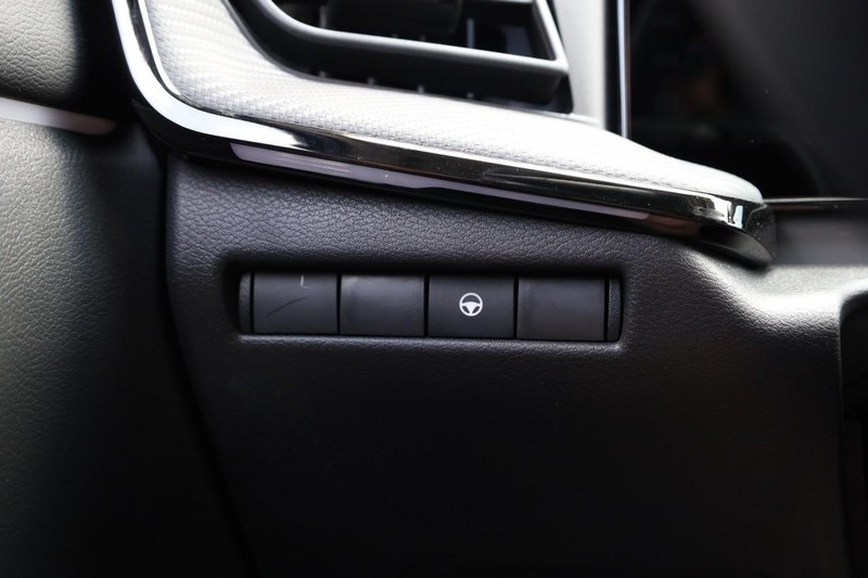 Nissan Kicks Vehicle Image 21
