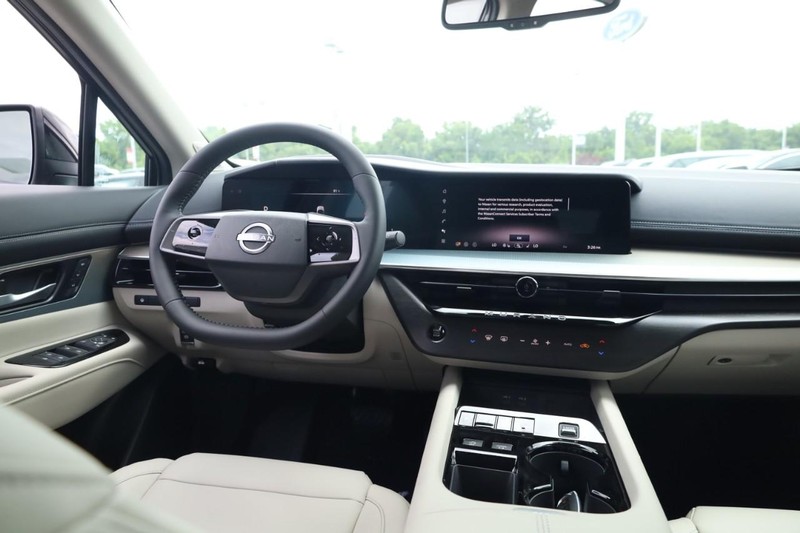Nissan Murano Vehicle Image 14