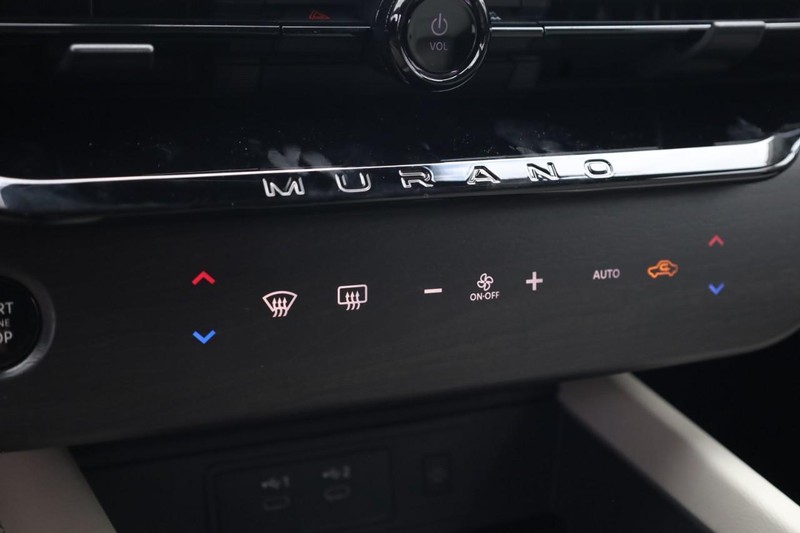 Nissan Murano Vehicle Image 22