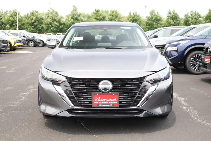 Nissan Sentra Vehicle Image 05