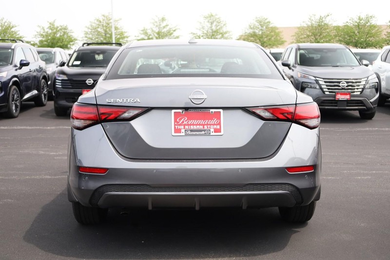 Nissan Sentra Vehicle Image 07