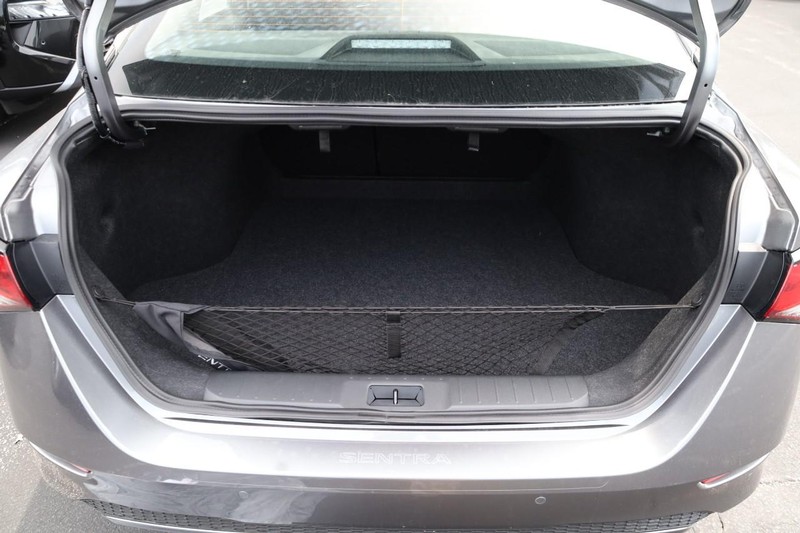 Nissan Sentra Vehicle Image 08