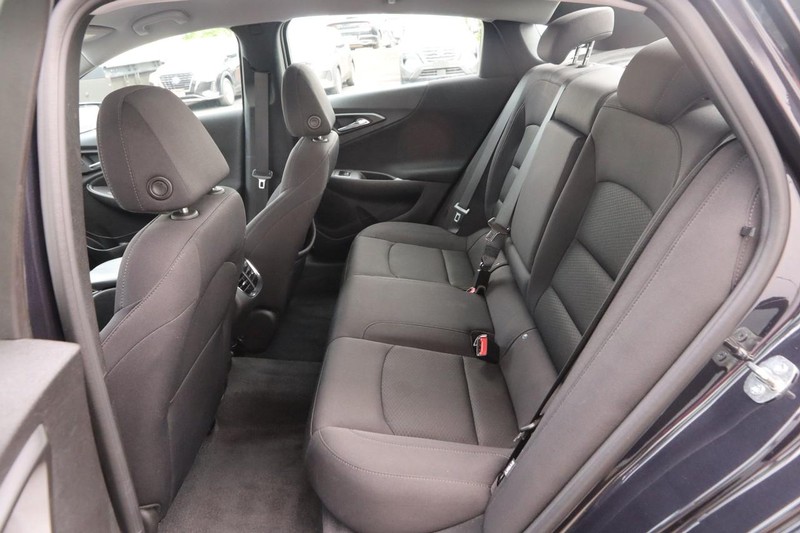 Chevrolet Malibu Vehicle Image 09