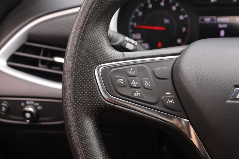 Chevrolet Malibu Vehicle Image 11