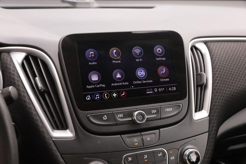 Chevrolet Malibu Vehicle Image 14