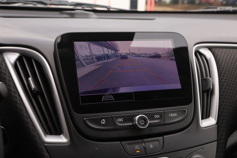 Chevrolet Malibu Vehicle Image 15