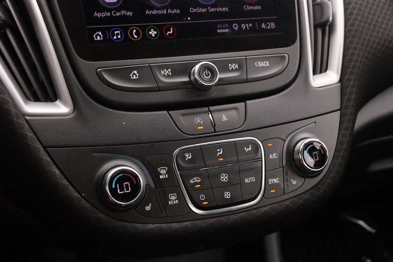 Chevrolet Malibu Vehicle Image 16