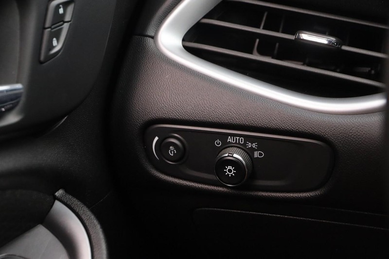 Chevrolet Malibu Vehicle Image 17