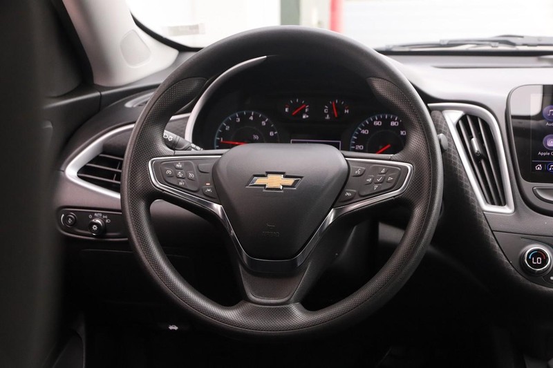 Chevrolet Malibu Vehicle Image 20