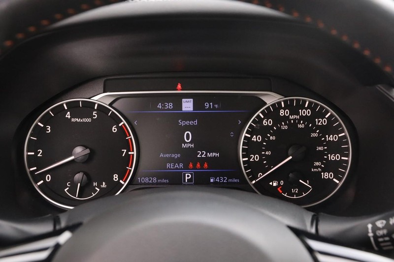 Nissan Altima Vehicle Image 14