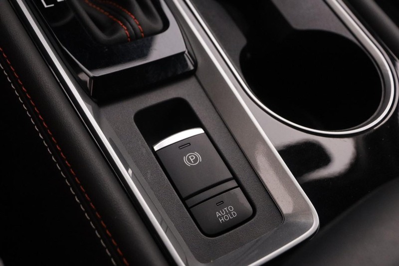Nissan Altima Vehicle Image 18