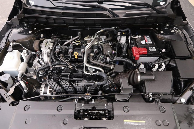 Nissan Altima Vehicle Image 24
