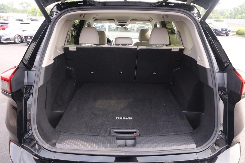 Nissan Rogue Vehicle Image 07