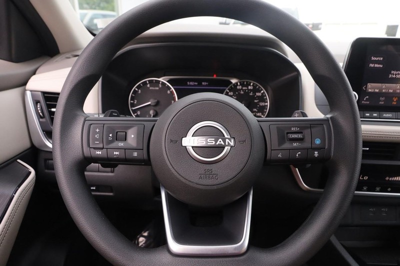 Nissan Rogue Vehicle Image 11