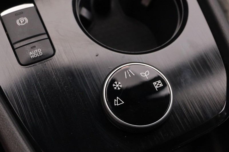 Nissan Rogue Vehicle Image 19