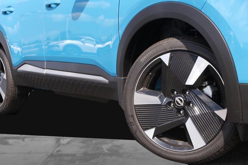 Nissan Kicks Vehicle Image 03