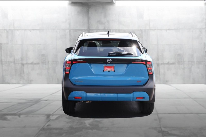 Nissan Kicks Vehicle Image 06