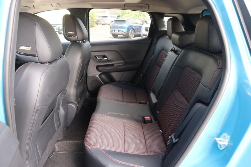 Nissan Kicks Vehicle Image 10
