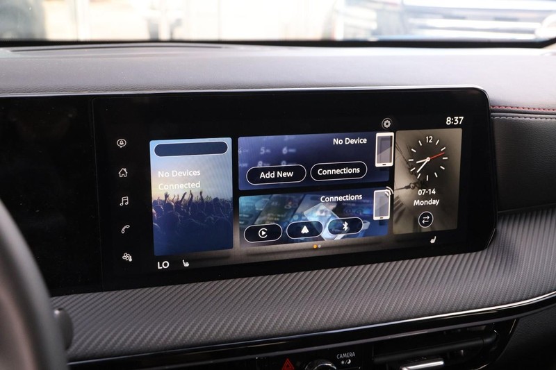Nissan Kicks Vehicle Image 15
