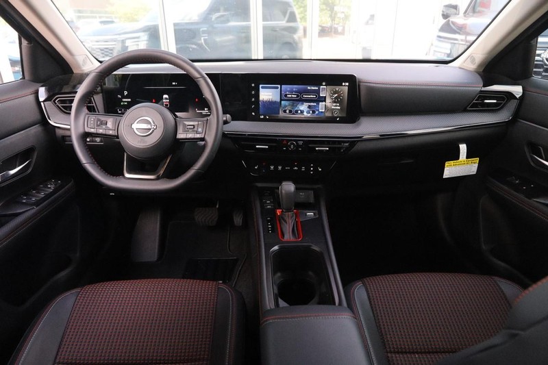 Nissan Kicks Vehicle Image 22