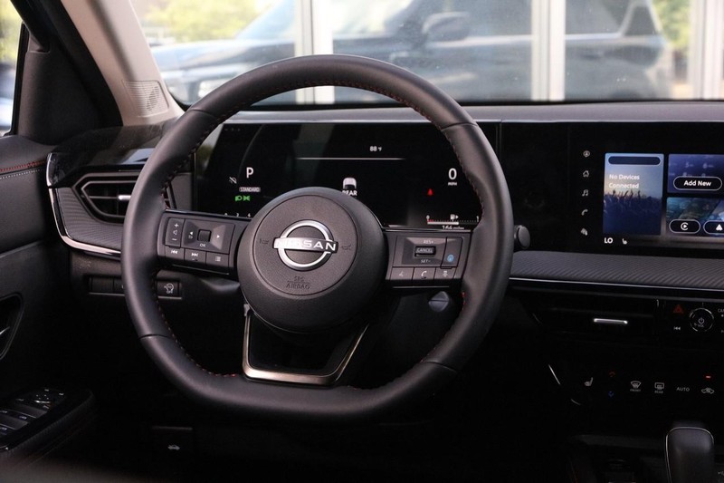 Nissan Kicks Vehicle Image 24